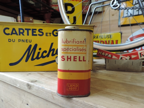 Bidon d'huile Shell- DSCN13-01-2023-1_112.JPG