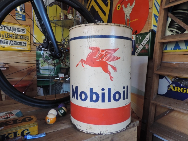 Fut &agrave; huile Mobiloil