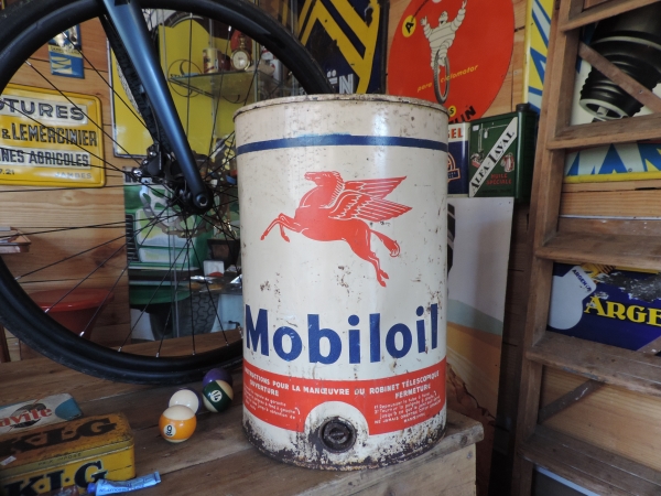 Fut &agrave; huile Mobiloil- efghi04122024-1_82.JPG