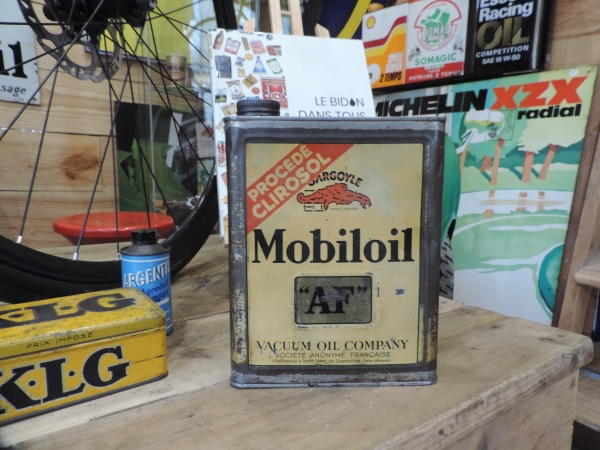 Bidon d'huile Mobiloil