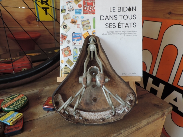 Selle cuire Motoconfort- efghi12092025-1_11.JPG