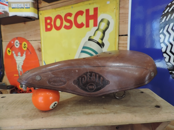 Selle Id&eacute;ale- efghi12122024-1_02.JPG
