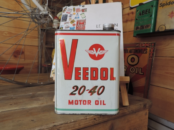 Bidon d'huile Veedol