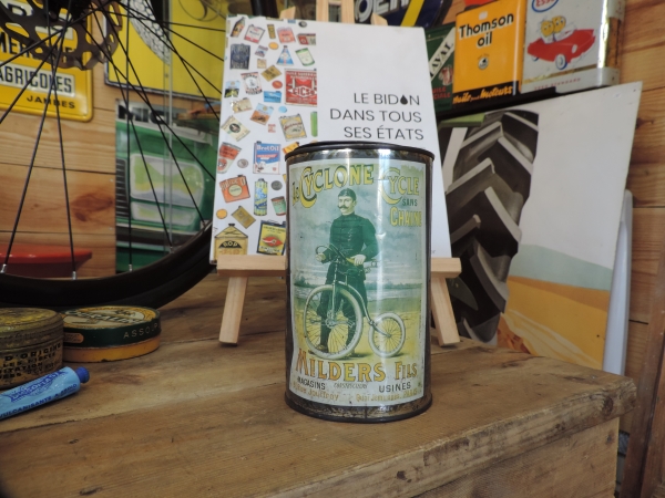 Bo&icirc;te publicitaire Le Cyclone