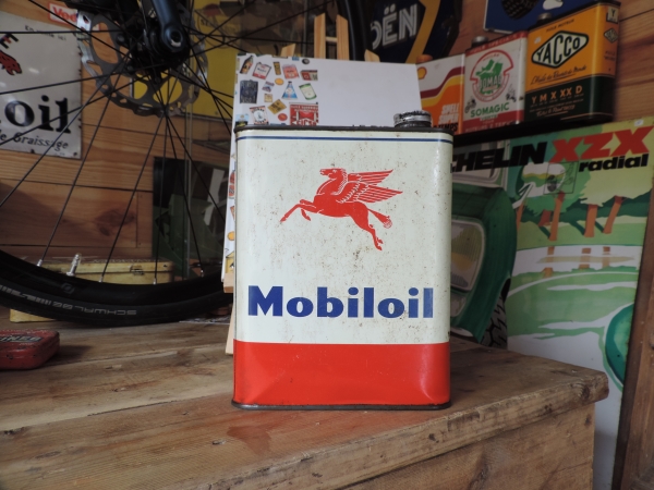 Bidon d'huile Mobiloil- efghi18052024-1_27.JPG