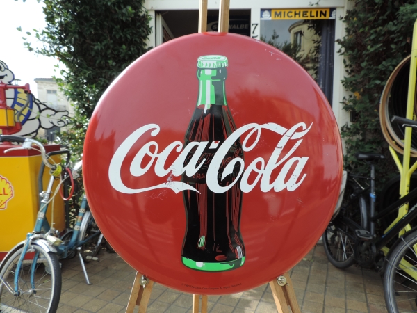 T&ocirc;le bomb&eacute;e Coca-Cola