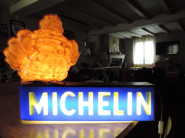 Enseigne lumineuse Michelin- efghi24032025-1_20.JPG