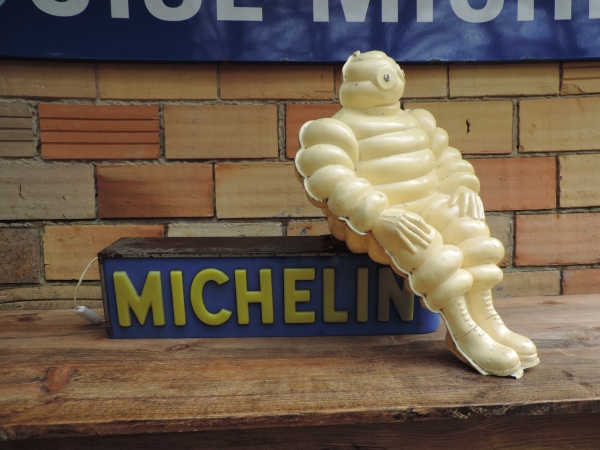 Enseigne lumineuse Michelin- efghi24032025-1_21.JPG