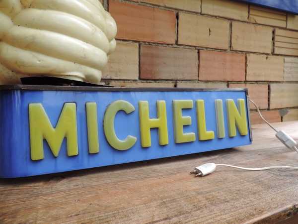 Enseigne lumineuse Michelin- efghi24032025-1_25.JPG