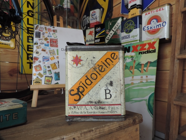 Bidon d'huile Spidol&eacute;ine