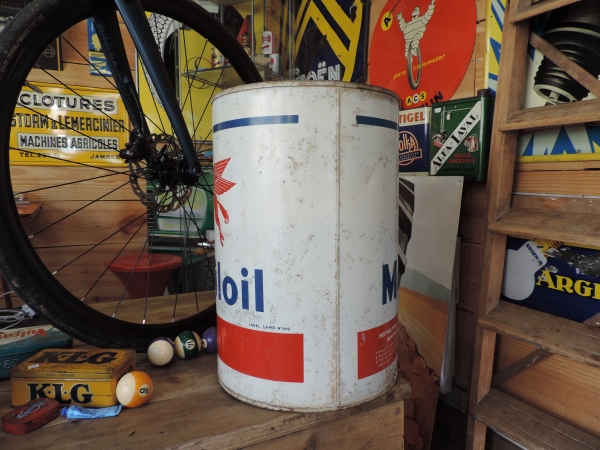 Fut &agrave; huile Mobiloil- efghi27112024-1_06.JPG